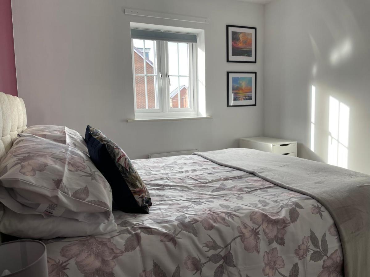 Stunning Large Detached Gloucester, 4 Beds, 3 Bedroom, 2 Bathroom Property, Nr Chelt, The Docks And Quays Sleeps 6 Zewnętrze zdjęcie