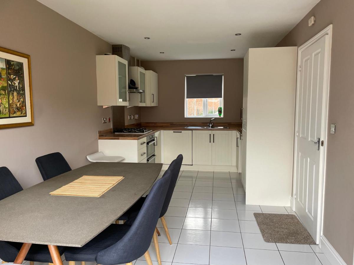 Stunning Large Detached Gloucester, 4 Beds, 3 Bedroom, 2 Bathroom Property, Nr Chelt, The Docks And Quays Sleeps 6 Zewnętrze zdjęcie