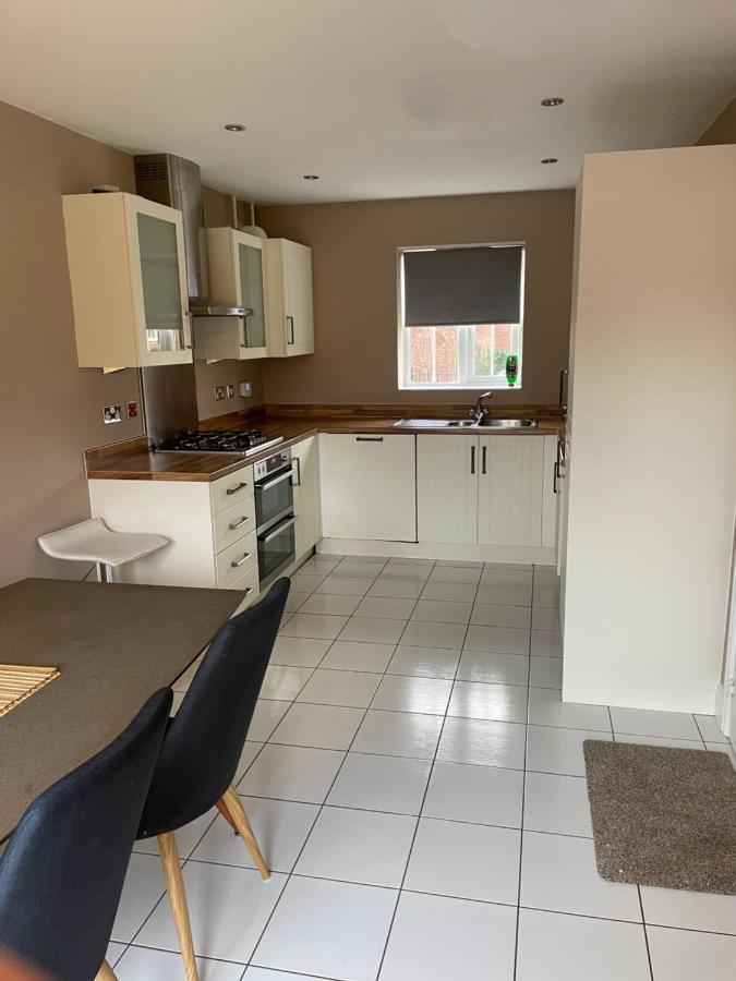 Stunning Large Detached Gloucester, 4 Beds, 3 Bedroom, 2 Bathroom Property, Nr Chelt, The Docks And Quays Sleeps 6 Zewnętrze zdjęcie
