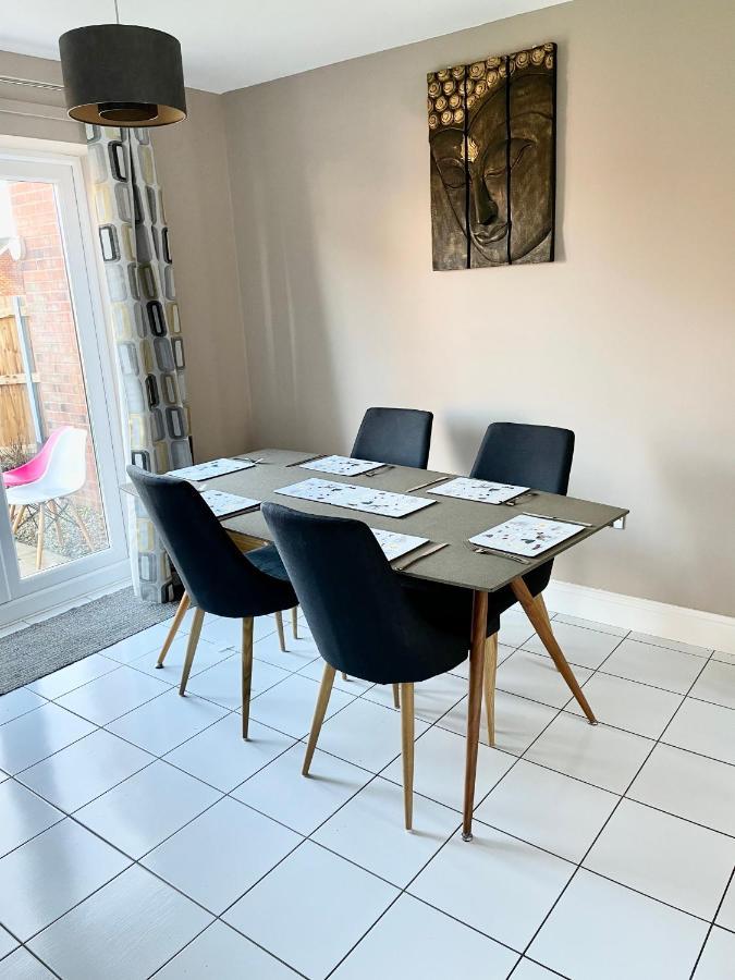 Stunning Large Detached Gloucester, 4 Beds, 3 Bedroom, 2 Bathroom Property, Nr Chelt, The Docks And Quays Sleeps 6 Zewnętrze zdjęcie